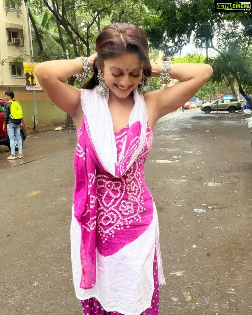 Manasi Naik Instagram - 🌸 Thank you Universe 💫 I will Not Give Up Growing Glowing And Healing ❤️‍🩹 #ManasiNaik #Actor #Performer #Beingme #OnMyOwn #Beauty #OOTD #fashionstyle #MyStyle #Secret #grattitude #Happy #survivor #Growing #Glowing #WorkingHard #WatchMeGrow #ThankYou #SelfRealisation #survivor #Cultured #Morals #Focused #mentalhealthawareness #MentalPeace #NewDreams #NeverGiveUp #newbeginnings 🧿 #CatMomOf12