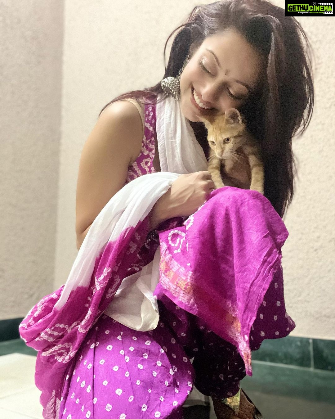 Manasi Naik Instagram - 🌸 Thank you Universe 💫 I will Not Give Up Growing Glowing And Healing ❤️🩹 #ManasiNaik #Actor #Performer #Beingme #OnMyOwn #Beauty #OOTD #fashionstyle #MyStyle #Secret #grattitude #Happy #survivor #Growing #Glowing #WorkingHard #WatchMeGrow #ThankYou #SelfRealisation #survivor #Cultured #Morals #Focused #mentalhealthawareness #MentalPeace #NewDreams #NeverGiveUp #newbeginnings 🧿 #CatMomOf12