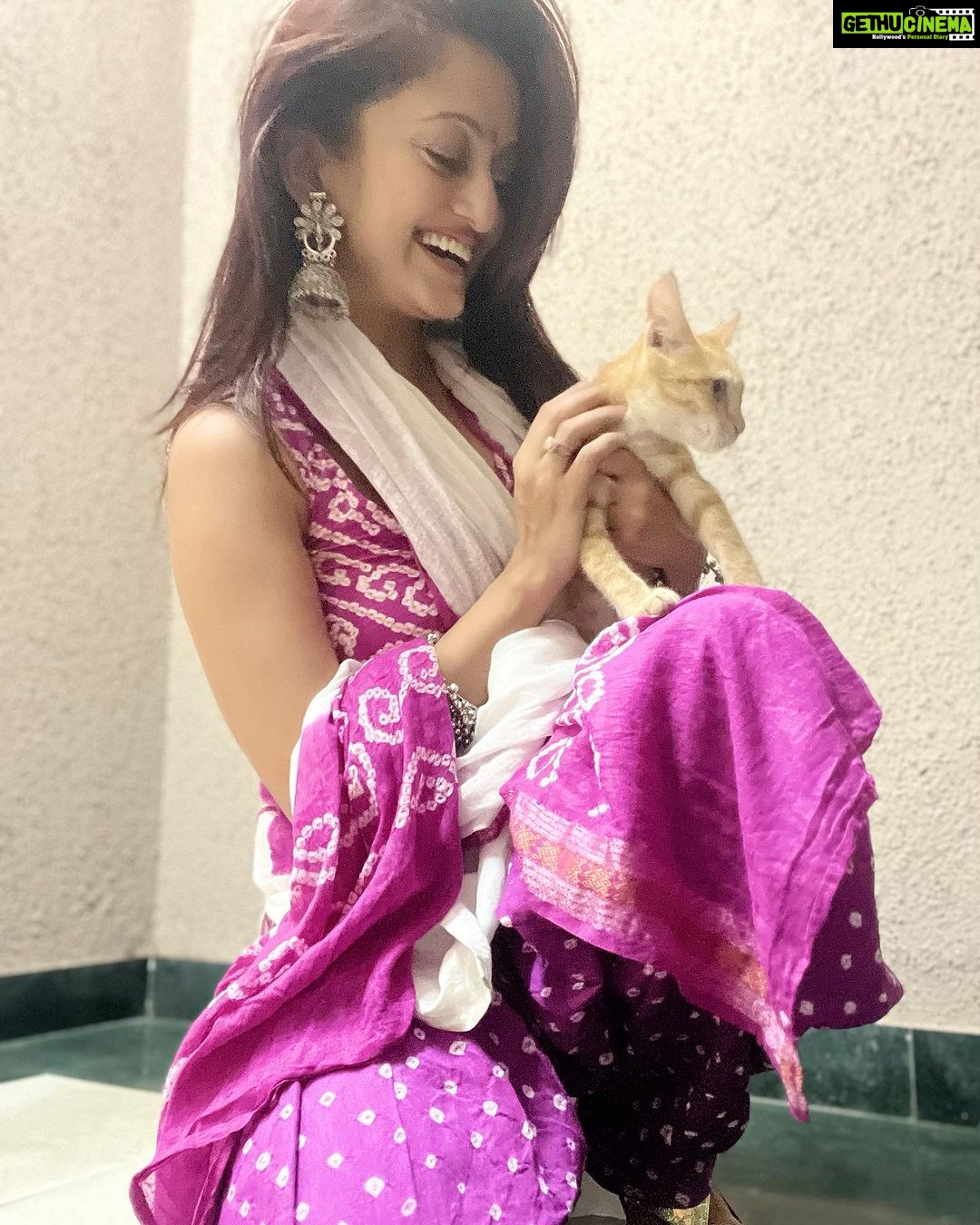 Manasi Naik Instagram - 🌸 Thank you Universe 💫 I will Not Give Up Growing Glowing And Healing ❤️🩹 #ManasiNaik #Actor #Performer #Beingme #OnMyOwn #Beauty #OOTD #fashionstyle #MyStyle #Secret #grattitude #Happy #survivor #Growing #Glowing #WorkingHard #WatchMeGrow #ThankYou #SelfRealisation #survivor #Cultured #Morals #Focused #mentalhealthawareness #MentalPeace #NewDreams #NeverGiveUp #newbeginnings 🧿 #CatMomOf12