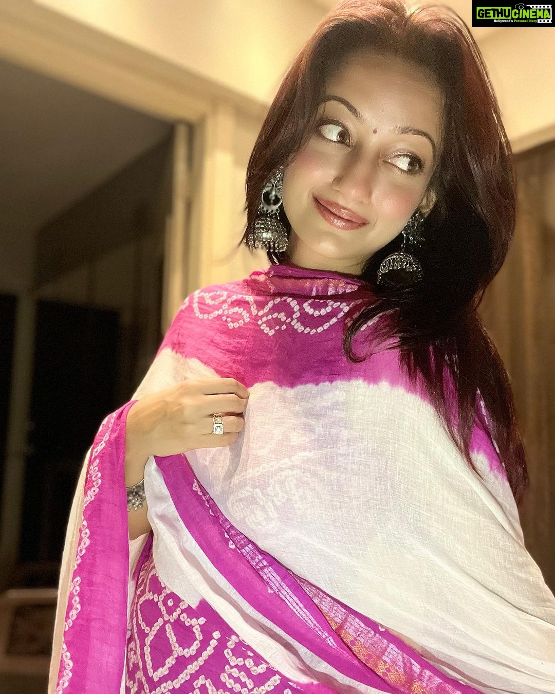 Manasi Naik Instagram - 🌸 Thank you Universe 💫 I will Not Give Up Growing Glowing And Healing ❤️🩹 #ManasiNaik #Actor #Performer #Beingme #OnMyOwn #Beauty #OOTD #fashionstyle #MyStyle #Secret #grattitude #Happy #survivor #Growing #Glowing #WorkingHard #WatchMeGrow #ThankYou #SelfRealisation #survivor #Cultured #Morals #Focused #mentalhealthawareness #MentalPeace #NewDreams #NeverGiveUp #newbeginnings 🧿 #CatMomOf12