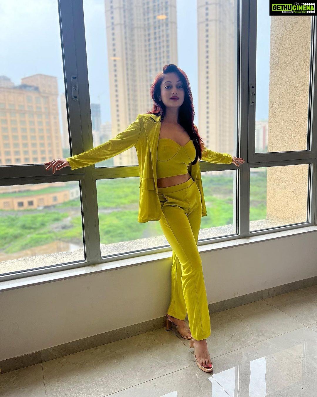 Manasi Naik Instagram - WORK while they sleep 😴 LEARN while they Party 🎉 SAVE while they spend 💰 LIVE like They Dream 💭🤣🤙🏻 This…Coming Soon 🍀🫶🏻🎬 The clock is ticking…🍀 Kuch der Aur⏳ Thank you Universe 💫 I will Not Give Up Growing Glowing And Healing ❤️🩹 #ManasiNaik #Actor #Performer #Beingme #OnMyOwn #Beauty #OOTD #fashionstyle #MyStyle #Secret #grattitude #Happy #survivor #Growing #Glowing #WorkingHard #WatchMeGrow #ThankYou #SelfRealisation #survivor #Cultured #Morals #Focused #mentalhealthawareness #MentalPeace #NewDreams #NeverGiveUp #newbeginnings 🧿 #CatMomOf12