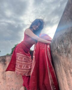Manasi Naik Instagram - I’m a Very very Boring Baby !
All I do is Work Hard,Make Money  And Come Home 🏡❤️🫶🏻

Kuch Der Aur…☔️

Thank you Universe 💫
I will Not Give Up 
Growing Glowing And Healing ❤️‍🩹 

#ManasiNaik #Actor #Performer #Beingme  #OnMyOwn #Beauty #OOTD  #fashionstyle #MyStyle #Secret #grattitude #Happy #survivor #Growing #Glowing #WorkingHard #WatchMeGrow #ThankYou #SelfRealisation #survivor #Cultured #Morals #Focused #mentalhealthawareness #MentalPeace  #NewDreams #NeverGiveUp #newbeginnings 🧿 #CatMomOf12