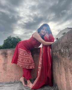 Manasi Naik Instagram - I’m a Very very Boring Baby !
All I do is Work Hard,Make Money  And Come Home 🏡❤️🫶🏻

Kuch Der Aur…☔️

Thank you Universe 💫
I will Not Give Up 
Growing Glowing And Healing ❤️‍🩹 

#ManasiNaik #Actor #Performer #Beingme  #OnMyOwn #Beauty #OOTD  #fashionstyle #MyStyle #Secret #grattitude #Happy #survivor #Growing #Glowing #WorkingHard #WatchMeGrow #ThankYou #SelfRealisation #survivor #Cultured #Morals #Focused #mentalhealthawareness #MentalPeace  #NewDreams #NeverGiveUp #newbeginnings 🧿 #CatMomOf12