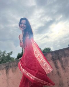 Manasi Naik Instagram - I’m a Very very Boring Baby !
All I do is Work Hard,Make Money  And Come Home 🏡❤️🫶🏻

Kuch Der Aur…☔️

Thank you Universe 💫
I will Not Give Up 
Growing Glowing And Healing ❤️‍🩹 

#ManasiNaik #Actor #Performer #Beingme  #OnMyOwn #Beauty #OOTD  #fashionstyle #MyStyle #Secret #grattitude #Happy #survivor #Growing #Glowing #WorkingHard #WatchMeGrow #ThankYou #SelfRealisation #survivor #Cultured #Morals #Focused #mentalhealthawareness #MentalPeace  #NewDreams #NeverGiveUp #newbeginnings 🧿 #CatMomOf12
