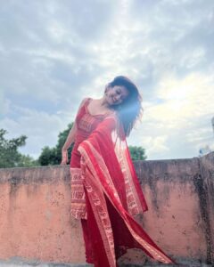 Manasi Naik Instagram - I’m a Very very Boring Baby ! All I do is Work Hard,Make Money And Come Home 🏡❤️🫶🏻 Kuch Der Aur…☔️ Thank you Universe 💫 I will Not Give Up Growing Glowing And Healing ❤️‍🩹 #ManasiNaik #Actor #Performer #Beingme #OnMyOwn #Beauty #OOTD #fashionstyle #MyStyle #Secret #grattitude #Happy #survivor #Growing #Glowing #WorkingHard #WatchMeGrow #ThankYou #SelfRealisation #survivor #Cultured #Morals #Focused #mentalhealthawareness #MentalPeace #NewDreams #NeverGiveUp #newbeginnings 🧿 #CatMomOf12