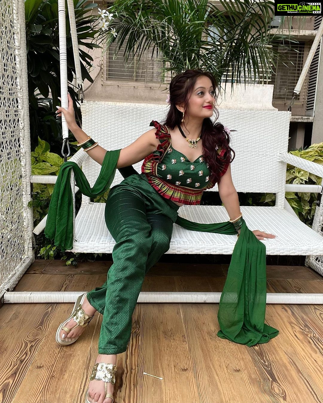 Manasi Naik - 42.4K Likes - “A witty woman is a treasure; a witty beauty is a power.” ― George Meredith 🫶🏻❤️👸🏻
EXCLUSIVE 🥁
This Festive Season
Manasi Naik X Vishakha Satri
Go Deep Down In Fashion Couture 👗🫶🏻❤️
Thank You love ❤️
Heartiest Congratulations to Beautiful @vishakhasatri_label__ for Her new collection 🎀🫶🏻
Styled by 🎀 @bharti_gala_makeup_hair_artist 🧸
And PHOTO BOMBED BY ONE ☝🏻 EAR BUD 🤦🏻♀️
Thank you Universe 💫
I will Not Give Up
Growing Glowing And Healing ❤️🩹
#ManasiNaik #Actor #Performer #Beingme #OnMyOwn #Beauty #OOTD #fashionstyle #MyStyle #Secret #grattitude #Happy #survivor #Growing #Glowing #WorkingHard #WatchMeGrow #ThankYou #SelfRealisation #survivor #Cultured #Morals #Focused #mentalhealthawareness #MentalPeace #NewDreams #NeverGiveUp #newbeginnings 🧿 #CatMomOf12
