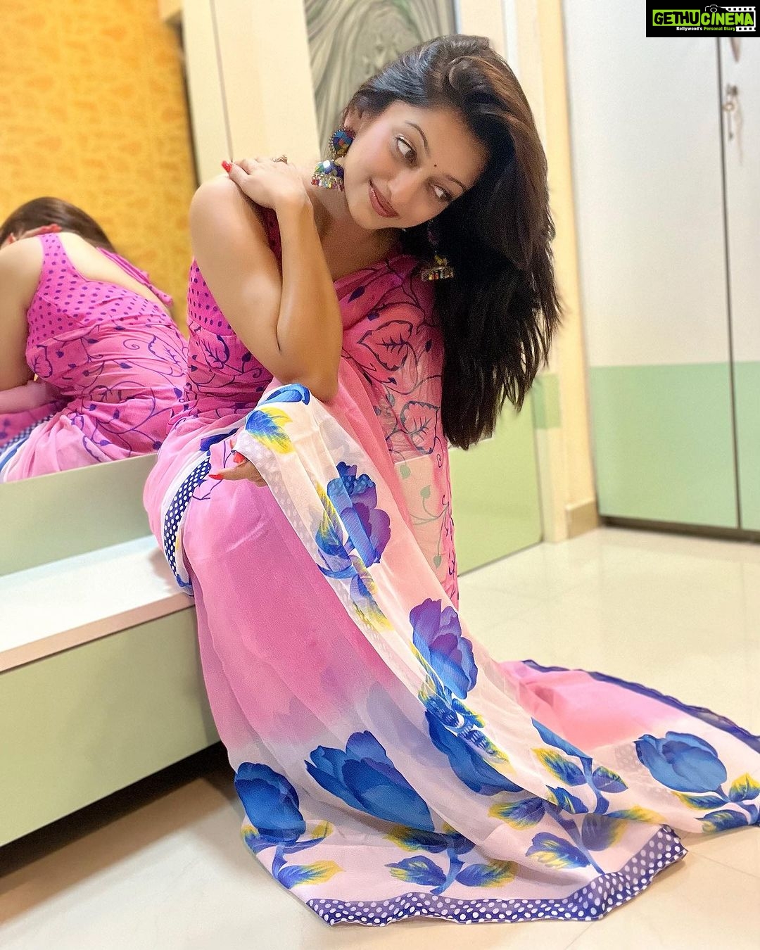 Manasi Naik Instagram - The ONLY reason I believe in love is because of the way I LOVE 💕 Thank you Universe 💫 I will Not Give Up Growing Glowing And Healing ❤️🩹 #ManasiNaik #Actor #Performer #Beingme #OnMyOwn #Beauty #OOTD #fashionstyle #MyStyle #Secret #grattitude #Happy #survivor #Growing #Glowing #WorkingHard #WatchMeGrow #ThankYou #SelfRealisation #survivor #Cultured #Morals #Focused #mentalhealthawareness #MentalPeace #NewDreams #NeverGiveUp #newbeginnings 🧿 #CatMomOf12