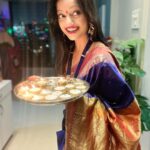 Manasi Naik Instagram - 🤩💥तुम्हाला शांती, शक्ती, संपत्ती, निसर्ग, संयम, साधेपणा, यश, समृद्धी, मूल्ये, आरोग्य, आदर, सरस्वती आणि 🌸🙏🏻आपुलकी देवो हीच ईश्वरचरणी प्रार्थना.शुभ लक्ष्मीपूजन🙏🏻🌸 Thank you Universe 💫 I will Not Give Up Growing Glowing And Healing ❤️‍🩹 #ManasiNaik #Actor #Performer #Beingme #OnMyOwn #Beauty #OOTD #fashionstyle #MyStyle #Secret #grattitude #Happy #survivor #Growing #Glowing #WorkingHard #WatchMeGrow #ThankYou #SelfRealisation #survivor #Cultured #Morals #Focused #mentalhealthawareness #MentalPeace #NewDreams #NeverGiveUp #newbeginnings 🧿 #CatMomOf12
