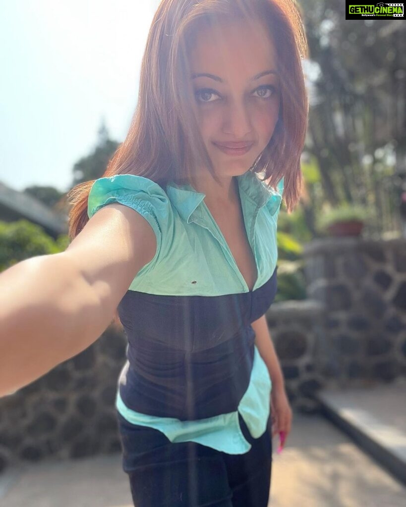 Manasi Naik Instagram - There comes A day when you realise Turning the page is THE BEST FEELING IN THE WORLD because you realise there’s sooo much more to the book than the page you were STUCK ON 🏌🏻‍♂️ Kuch Der Aur…⏳ Thank you Universe 💫 I will Not Give Up Growing Glowing And Healing ❤️‍🩹 #ManasiNaik #Actor #Performer #Beingme #OnMyOwn #Beauty #OOTD #fashionstyle #MyStyle #Secret #grattitude #Happy #survivor #Growing #Glowing #WorkingHard #WatchMeGrow #ThankYou #SelfRealisation #survivor #Cultured #Morals #Focused #mentalhealthawareness #MentalPeace #NewDreams #NeverGiveUp #newbeginnings 🧿 #CatMomOf12