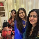 Manasi Parekh Instagram - નુતન વર્ષા અભિનંદન 🤝 What a partayyyy!!! Thanks @esharkansara and @musicwaala for a banger of a time! Saal mubarak everybody! To happiness, love, positivity and friendship always ♥️ #diwali #newyear @vyomanandi @pratikgandhiofficial @bhaminioza @punit.j.g @viral2886 @dharmesh64 @surabhijaverivyas @vaidyanisarg @ankitaadeshra @bagchi_mb @director_vipul_mehta