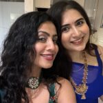 Manasi Parekh Instagram - નુતન વર્ષા અભિનંદન 🤝 What a partayyyy!!! Thanks @esharkansara and @musicwaala for a banger of a time! Saal mubarak everybody! To happiness, love, positivity and friendship always ♥️ #diwali #newyear @vyomanandi @pratikgandhiofficial @bhaminioza @punit.j.g @viral2886 @dharmesh64 @surabhijaverivyas @vaidyanisarg @ankitaadeshra @bagchi_mb @director_vipul_mehta