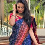 Manasi Parekh Instagram - How I love Diwali 🧨🎇 😍 The Patola sari @gauridighe 🤌🏼🤌🏼 Inaugurated my new #iphone15promax with these pics by @parvathy_naveen Home Sweet Home
