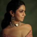Manasi Parekh Instagram - Sitting patiently before I gobble all the Diwali food over the weekend 😋😋