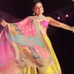 Manasi Parekh Instagram - Since my #transition #reels are getting a fab response 😂🎉 #navratri #saptami #indian #festival . . . Styling : @styleitwithniki Jewellery : @thejewelstudiio Blouse : @jazzy._couture Ghaghra Dupatta : @divas.couturebyapexa 📸 : @dhruv_bhatiya_ Nesco Centre