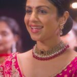 Manasi Parekh Instagram - Celebrate this Navaratri with the captivating sounds of 'Ambe Tu Hai Jagdambe'. Don't miss out on these melodies crafted from pure devotion. Credits: Curated By: @parthivgohil9 Singers: NishaUpadhyay, @manasi_parekh, @jahnvishrimankar, @osman.mir, @parthivgohil9, @aamir_o_mir Music Director: @parthmusic Director: @thekushalnaik DOP: @dhruv_bhatiya_ Creative Director: @im_mananjoshi Costume Stylist: @mumbaai_thii @roopkalamumbai @asukacouture Production Manager: @behemang @imrajeshchetri Watch the full video on Youtube. Link in bio. #Panchvi #Navratri #Celebration #Devotional #Spiritual #Melody #Divine