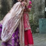 Manasi Parekh Instagram – Twirling on set with my teekhi Mirchi @jahnvishrimankar 👯 #shoot #newsong #navratri

Styling : @mumbaai_thii