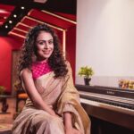 Manasi Parekh Instagram – Love jamming @thevibestudio.live which @parthivgohil9 and me have created in Andheri for bands, musicians, stand up acts and other creatives to rehearse and soak into the creative process! For more details follow @thevibestudio.live 🎶🎵🎤🎸 Mhada Andheri(W)