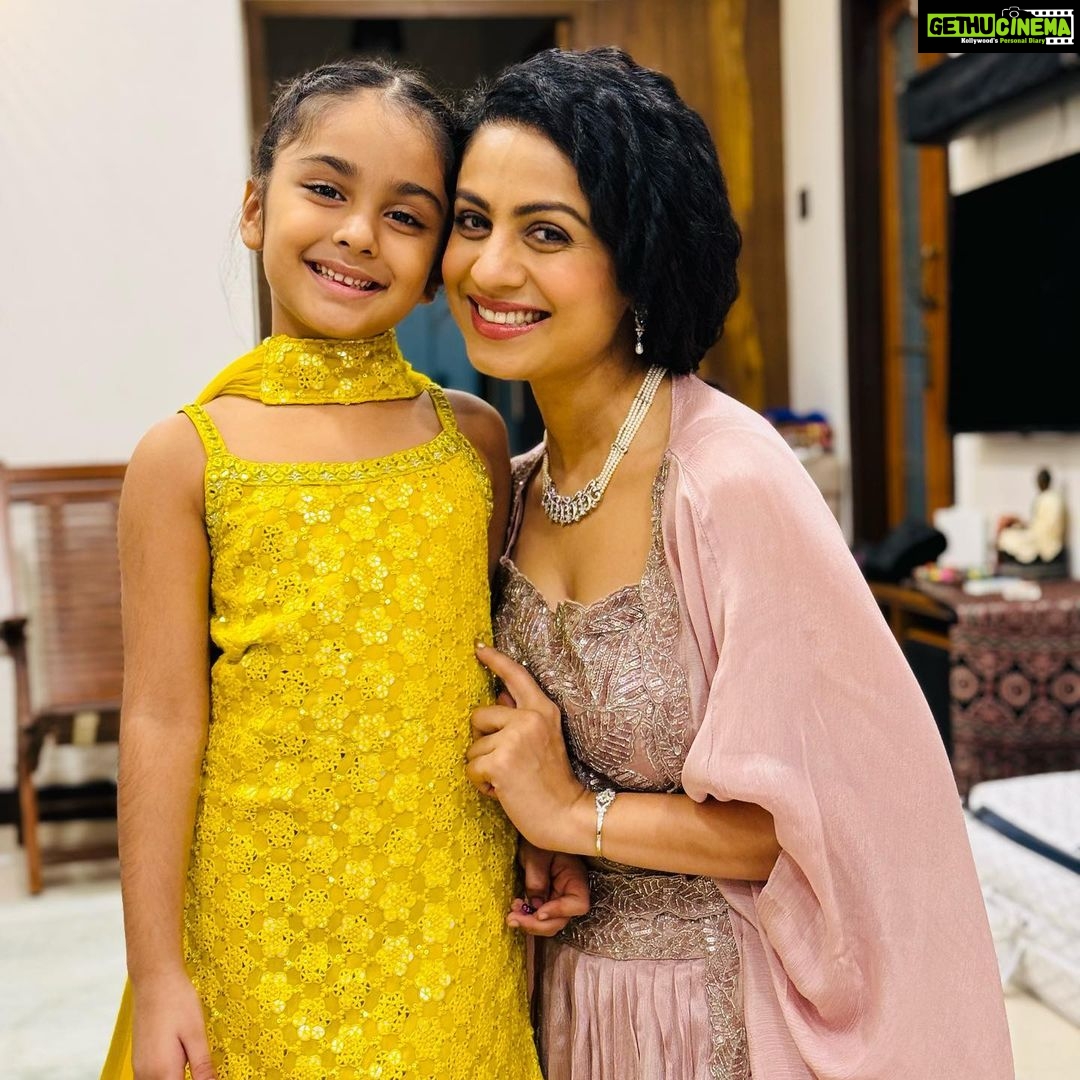 Manasi Parekh Instagram - #Incollaboration with @firstcryindia A very happy Diwali to all of you’ll who shower me and my family with lots of love everyday. It’s the festival of lights… well not yet, rather it is the season of festivals and non stop shopping and get togethers. And with a packed schedule like mine, my daughter’s shopping needs were lovingly and comfortably met with Firstcry. Ever since I discovered this brand, their’s are the only clothes that fill my daughter’s wardrobe for every single need, be it comfort night wear, casual clothes, party wear dresses and Indian ethnic wear that’s easy to carry for Nirvi, and not to mention- SUPER STYLISH. Explore and shop for you children’s needs on Firstcry and get 50% on Fashion and 45% on everything else using my personalized code MANASIDW50. Wishing you a most happy and AH-mazing Diwali! 🪔✨ #firstcrywalidiwali23 #firstcrywaliDiwali #firstcryindia #firstcry #fussnowatfirstcry #firstcryfashion #kidsfashion