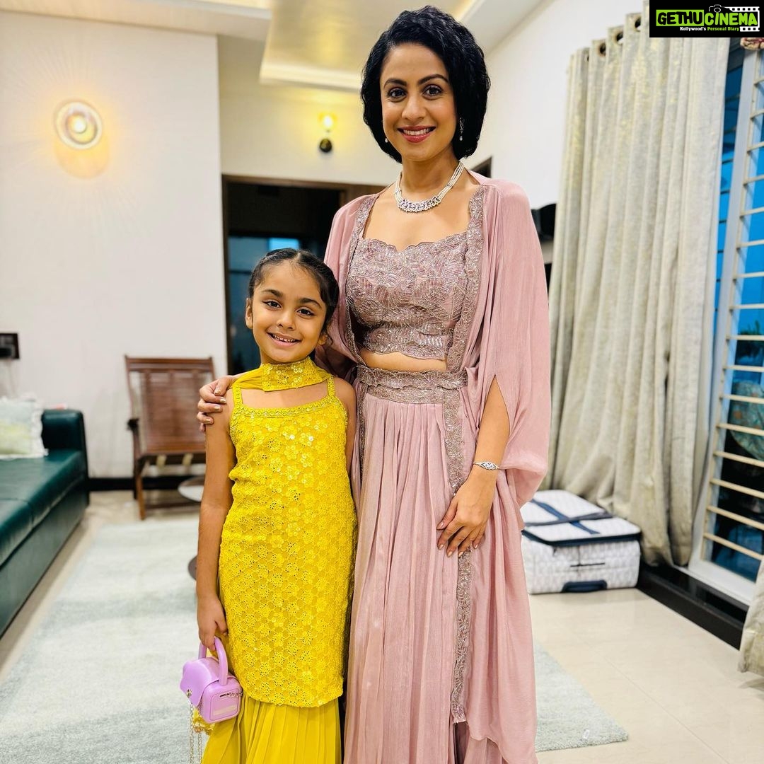 Manasi Parekh Instagram - #Incollaboration with @firstcryindia A very happy Diwali to all of you’ll who shower me and my family with lots of love everyday. It’s the festival of lights… well not yet, rather it is the season of festivals and non stop shopping and get togethers. And with a packed schedule like mine, my daughter’s shopping needs were lovingly and comfortably met with Firstcry. Ever since I discovered this brand, their’s are the only clothes that fill my daughter’s wardrobe for every single need, be it comfort night wear, casual clothes, party wear dresses and Indian ethnic wear that’s easy to carry for Nirvi, and not to mention- SUPER STYLISH. Explore and shop for you children’s needs on Firstcry and get 50% on Fashion and 45% on everything else using my personalized code MANASIDW50. Wishing you a most happy and AH-mazing Diwali! 🪔✨ #firstcrywalidiwali23 #firstcrywaliDiwali #firstcryindia #firstcry #fussnowatfirstcry #firstcryfashion #kidsfashion
