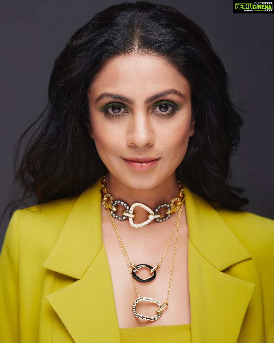 Manasi Parekh Instagram - I've been watchin' you for some time Can't stop starin' at those ocean eyes Burning cities and napalm skies Fifteen flares inside those ocean eyes Your ocean eyes Billie Eilish