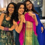 Manasi Parekh Instagram - નુતન વર્ષા અભિનંદન 🤝 What a partayyyy!!! Thanks @esharkansara and @musicwaala for a banger of a time! Saal mubarak everybody! To happiness, love, positivity and friendship always ♥️ #diwali #newyear @vyomanandi @pratikgandhiofficial @bhaminioza @punit.j.g @viral2886 @dharmesh64 @surabhijaverivyas @vaidyanisarg @ankitaadeshra @bagchi_mb @director_vipul_mehta