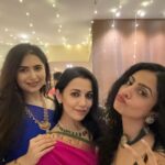 Manasi Parekh Instagram - નુતન વર્ષા અભિનંદન 🤝 What a partayyyy!!! Thanks @esharkansara and @musicwaala for a banger of a time! Saal mubarak everybody! To happiness, love, positivity and friendship always ♥️ #diwali #newyear @vyomanandi @pratikgandhiofficial @bhaminioza @punit.j.g @viral2886 @dharmesh64 @surabhijaverivyas @vaidyanisarg @ankitaadeshra @bagchi_mb @director_vipul_mehta