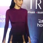 Manasvi Mamgai Instagram - Some long overdue snippets from the premier. The Trial is leading the streaming charts in India and also available on Hulu internationally. ❤️👊🏼 @suparnverma thank you for giving me the opportunity to share the same frames as @kajol @kubbrasait @senguptajisshu. Swipe till the end to watch me being photobombed by the legendary Tanuja ji on the red carpet. 😝 Mumbai, Maharashtra