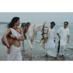 Manasvi Mamgai Instagram - Part-2 किताब के भीतर का एक समंदर, और समंदर के भीतर की एक किताब । - तरुण चौहान . Portrait - @imanasvi 🧜🏼‍♀️✨ @dasmkti @sajjadkhannsd ✨✨ . Special thanks - @atishayakhil @zeba_hussain_101 @darkmatterin ✨✨ Mumbai - मुंबई