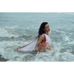 Manasvi Mamgai Instagram - Part-1 किताब के भीतर का एक समंदर, और समंदर के भीतर की एक किताब । - तरुण चौहान . Portrait - @imanasvi 🧜🏼‍♀️✨ @dasmkti @sajjadkhannsd ✨✨ . Special thanks - @atishayakhil @zeba_hussain_101 @darkmatterin ✨✨ Mumbai - मुंबई