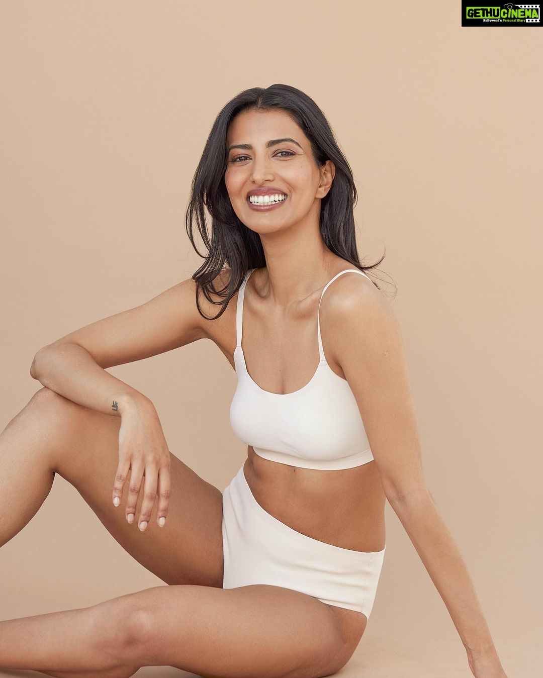 Manasvi Mamgai Instagram - Hello @onemanagementla Beverly Hills, California