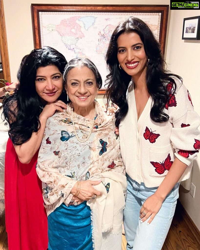 Manasvi Mamgai Instagram - Tanuja ji is life goals!! So lively and fun, dropping life wisdom every now and then. What a wonderful evening celebrating her 80’s birthday in LA @reshmadordi Los Angeles, California