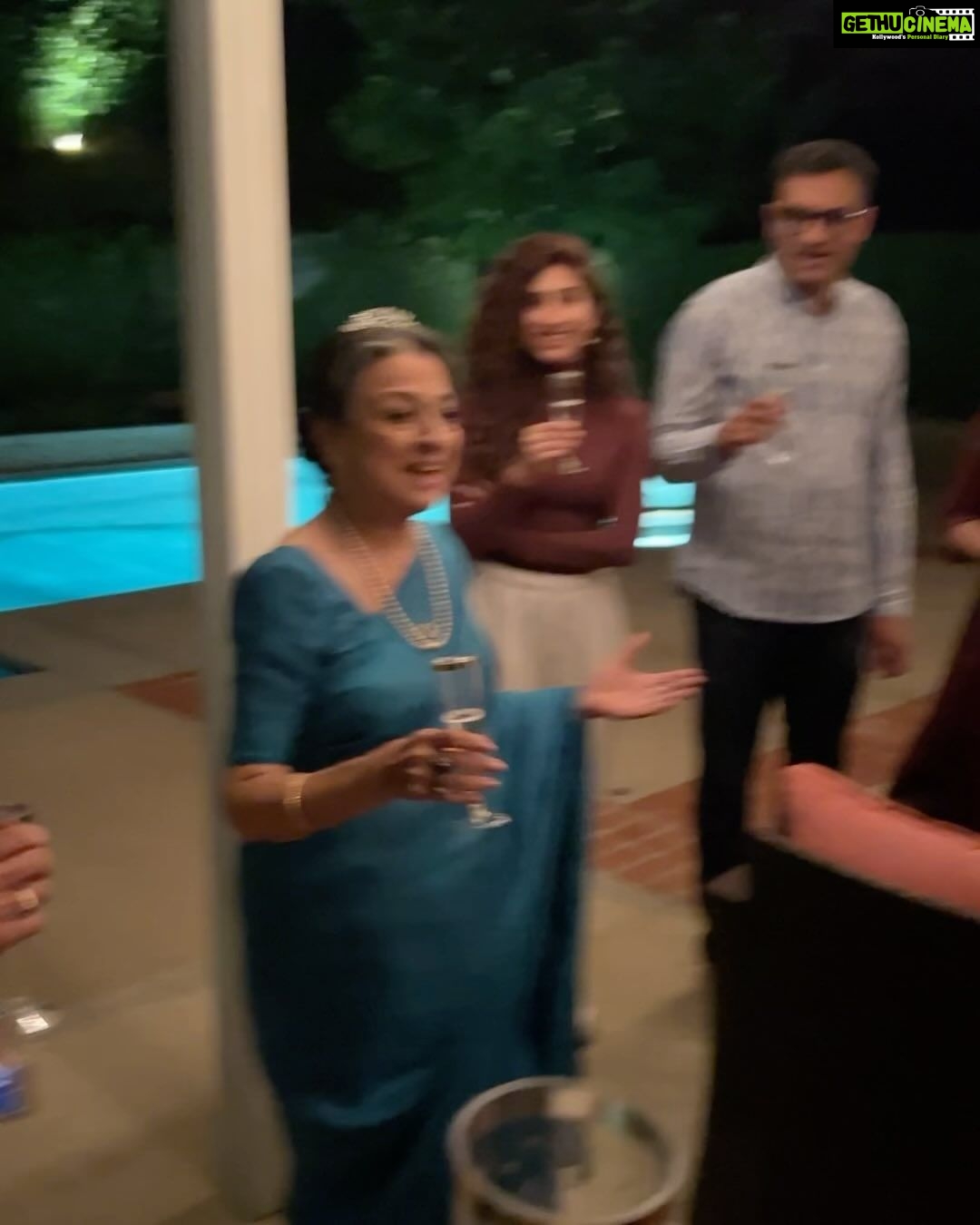 Manasvi Mamgai Instagram - Tanuja ji is life goals!! So lively and fun, dropping life wisdom every now and then. What a wonderful evening celebrating her 80’s birthday in LA @reshmadordi Los Angeles, California