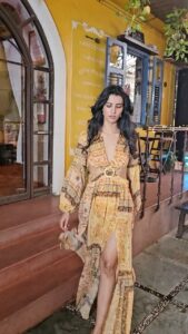 Manasvi Mamgai Instagram - Walking tall with grace and confidence 🖤

#ManasviMamgai 

Location @1bhkmumbai