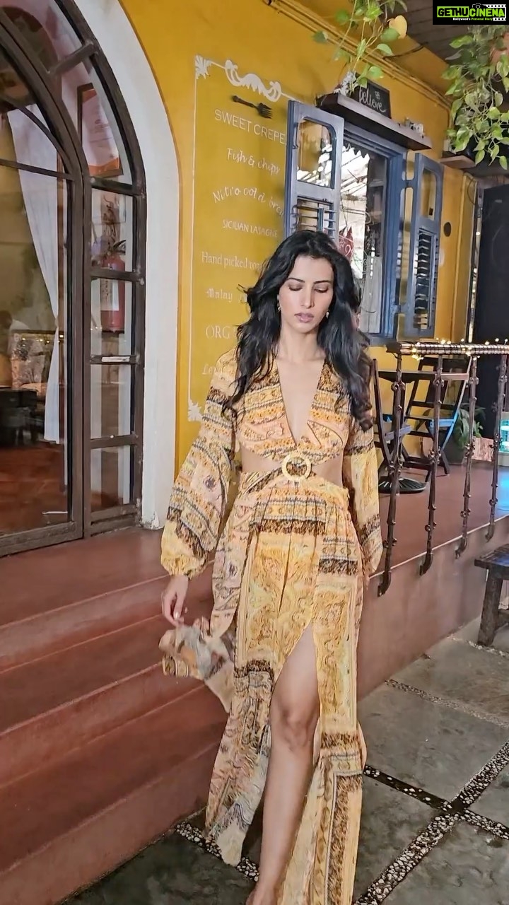 Manasvi Mamgai - 8.3K Likes - Walking tall with grace and confidence 🖤
#ManasviMamgai
Location @1bhkmumbai