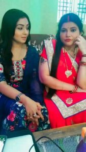 Mani Bhattacharya Instagram - Ufff ye log😀😃😄😁 #reelitfeelit #bhojpuri #viral #comadyvideos #reels eelkarofeelkaro #instagram #funnyvideos #funny