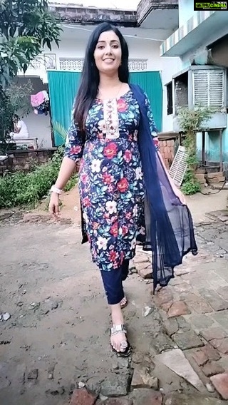 Mani Bhattacharya Instagram - Tahar Muskan let hw jaan ♥️ #reels #reelsinstagram #khesari_yadav #khesari_yadav_fanclub #khesharilalyadav #khesari #khesari #khesari_kajal #khesari_official_fan_club #khesari_dabang_star #khesarilalyadav #khesari_lal_yadav #manibhattacharya #manibhattachariya #bhojpuriactress #bhojpuri_song #bhojpurifever725