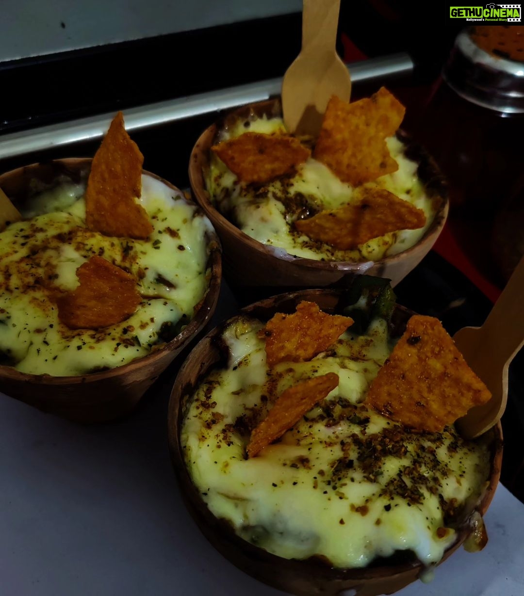 Mani Bhattacharya Instagram - Try our new clay pot pizza with cheesey nachos @s.o.b_swad_of_bypass Mahamayatala, Garia