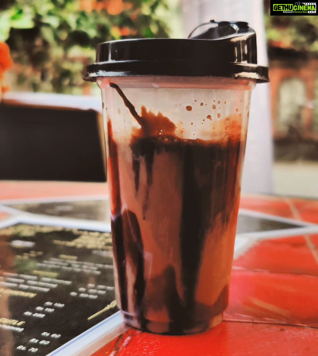 Mani Bhattacharya Instagram - Hot chocolate 🫕 available at @s.o.b_swad_of_bypass Mahamayatala, Garia