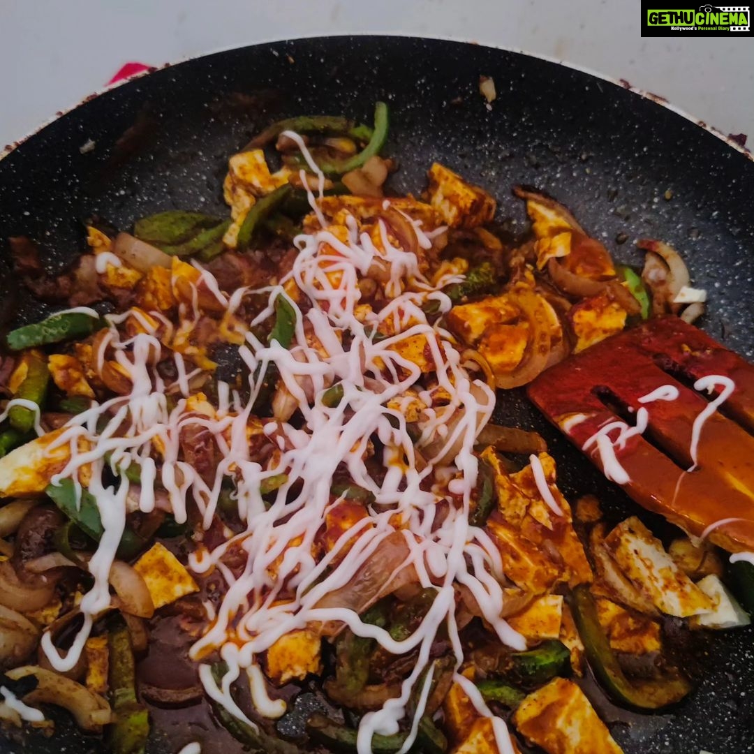 Mani Bhattacharya Instagram - Claypot pizza 🍕 Panner/chicken Available at @s.o.b_swad_of_bypass