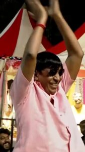 Mani Chandra Instagram - Feeling soo happy and proud that I made him laugh so much 😍😍😍❤️❤️❤️
Omg still can't believe, the comedy legend himself vadivelu sir enjoyed my performance so so much ❤️😍❤️😍❤️😍

#vaigaipuyal #vadivelu
#naisekar
#naisekarreturns