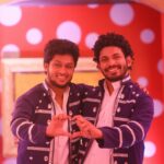 Mani Chandra Instagram - 8th Annual Vijay Tele Awards Roast Performance of all the serials and reality shows 🥳 So happy for you @kuraishi_the_entertainer darling for winning favourite comedian award❤️🥳👏🏻 Do watch our performance this Sunday @ 3pm onwards 🥳 Special Thanks to @joshua_preetham ❤️ @richardsamsonj ❤️ @ganavinoth_offical ❤️ @globalvillagers ❤️ Costume @dipti11_official ❤️ #vijayteleawards #8thvijaytelevisionawards #vijaytelevisionawards #8thannualvijaytelevisionawards #manichandra #kuraishi #mani EVP Film City