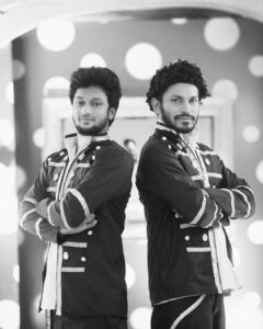 Mani Chandra Instagram - 8th Annual Vijay Tele Awards 
Roast Performance of all the serials and reality shows 🥳

So happy for you @kuraishi_the_entertainer darling for winning favourite comedian award❤️🥳👏🏻

Do watch our performance this Sunday @ 3pm onwards 🥳

Special Thanks to @joshua_preetham ❤️ @richardsamsonj ❤️ @ganavinoth_offical ❤️ @globalvillagers ❤️

Costume @dipti11_official ❤️

#vijayteleawards #8thvijaytelevisionawards #vijaytelevisionawards #8thannualvijaytelevisionawards #manichandra #kuraishi #mani