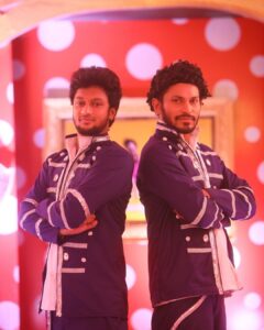 Mani Chandra Instagram - 8th Annual Vijay Tele Awards 
Roast Performance of all the serials and reality shows 🥳

So happy for you @kuraishi_the_entertainer darling for winning favourite comedian award❤️🥳👏🏻

Do watch our performance this Sunday @ 3pm onwards 🥳

Special Thanks to @joshua_preetham ❤️ @richardsamsonj ❤️ @ganavinoth_offical ❤️ @globalvillagers ❤️

Costume @dipti11_official ❤️

#vijayteleawards #8thvijaytelevisionawards #vijaytelevisionawards #8thannualvijaytelevisionawards #manichandra #kuraishi #mani