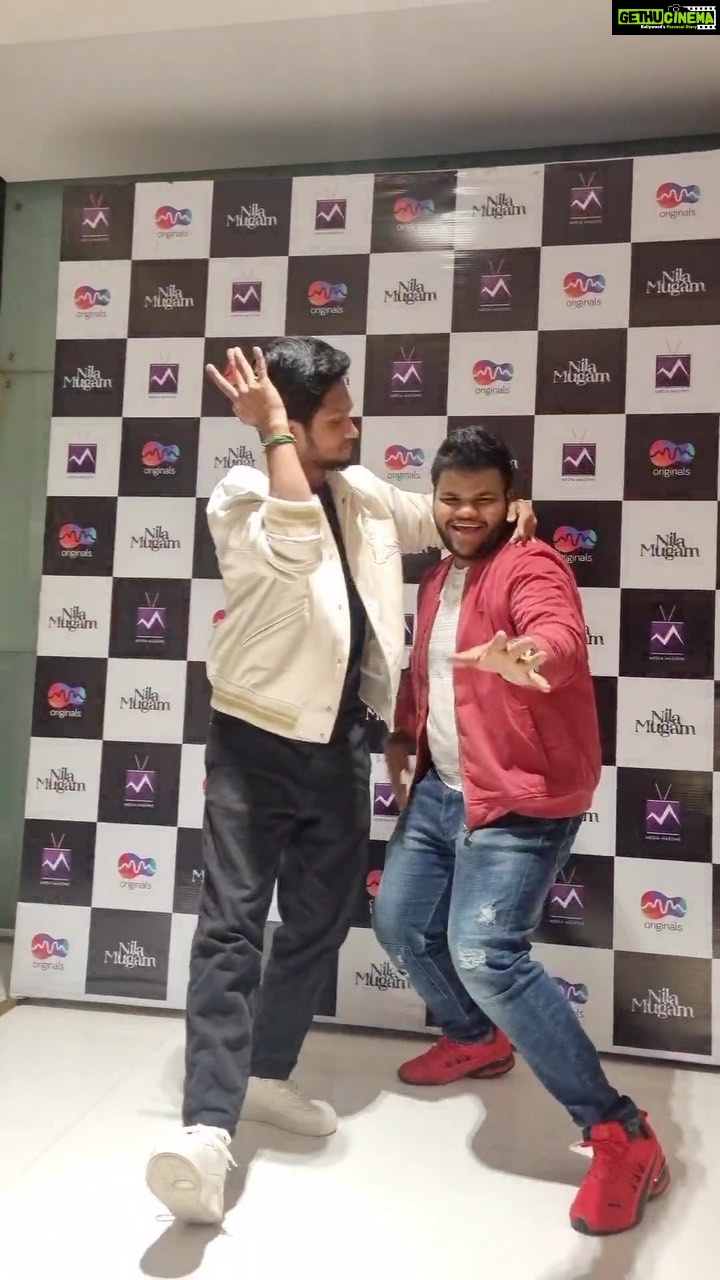 Mani Chandra Instagram - #NilaMugam has hit over a million views, check out the celebration at launch π₯³ the choreographer of Nila Mugam @manichandra_official shakes his legs for the song, do reels for your favorite part & tag us. Watch it if you havenβt, link in bioππ½ π : @samvishal0928 , @samyukthaviswanathan @djblackchennai , @bharathkrajeshofficial πΌ: @sebastinrozario π€ : @samvishal0928 π : @ahamedshyam π¬: @parthiv.mani Mix and Mastered by: @saishravanam π₯ : @karthikisc πΊπ» : @manichandra_official π¨ : @raghavartz βοΈ : @rockabye_roger_ π: @styl_chennai Audio launch partner: @radiocitytamil_ Producers: @prathimacuppala & @ravoofa.h.k #mediamasons #mmoriginals