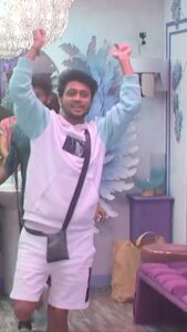 Mani Chandra Instagram - Kakkoos Song ft @manichandra_official 😂😂
.
.
.
#BiggBossTamil #BBT
#BBTamilSeason7 #VijayTelevision #VijayTV #Disneyplushotstartamil #SupportManiInBB7 
#Manichandra_BB7
#Biggbosstamil