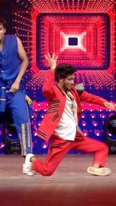 Mani Chandra Instagram - Allu Arjun sir Tribute 🥳❤️

#alluarjun #myloveisgone #mani #manichandra #behindwoods #dance #pushpa