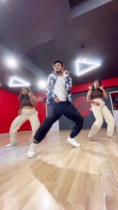 Mani Chandra Instagram - Reel Kaavalaa❓
Here we go 🔥 

#kaavaalaa #jailer #tammanah #rajinikanth #nelson #anirudh #tamiltrending #tamilreels #trending