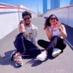 Mani Chandra Instagram - Nadakuma nenaicheneee… nadandhuruchiiiii nadandhuruchiii🙈😍😍🖤🖤 Unga kanukku Burj khalifa theridha ? 🙈 #dubai #UAE #raveena #raveenadaha #mani #manichandra #MR