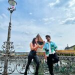 Mani Chandra Instagram - Ippadi yellam post podradhale yengala lovers nu nenaichiradhinga 👀 Enakku nalla taste iruku 🥴😏 With my chello @im_raveena_daha 🖤 Switzerland