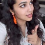 Manisha Eerabathini Instagram - New playback song! ‼️ So happy to be a part of this song from Keeda Cola, had such a fun time recording it! Thank you @oddphysce for always pushing musical boundaries ✌🏻🎶 Music: @oddphysce Lyrics: @bharadwajrgali Sung by: @jassiegift_official #KeedaCola Hyderabad